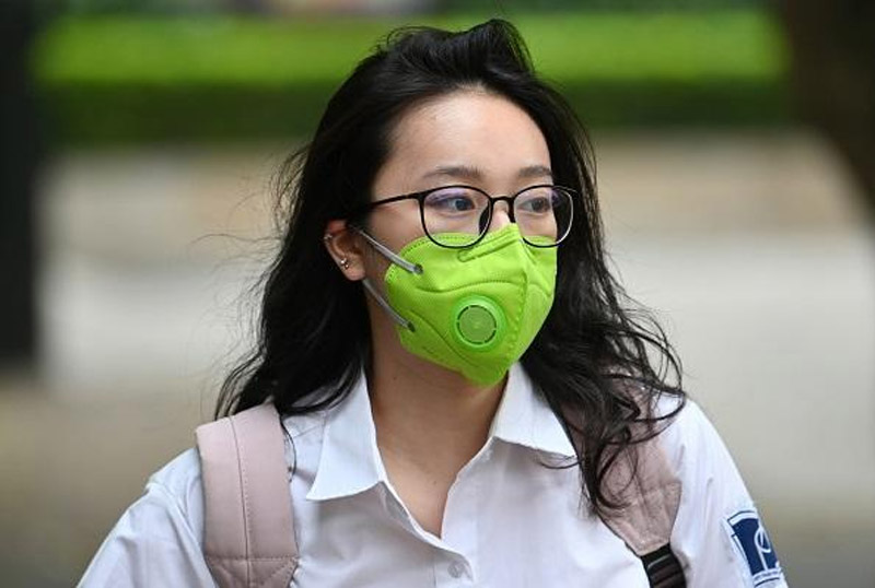 Bảo vệ mắt khi đi đường